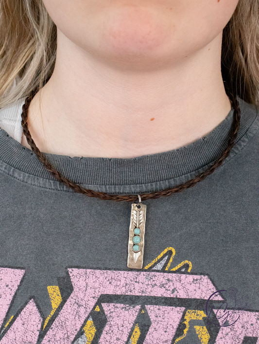 Lara Arrow Choker